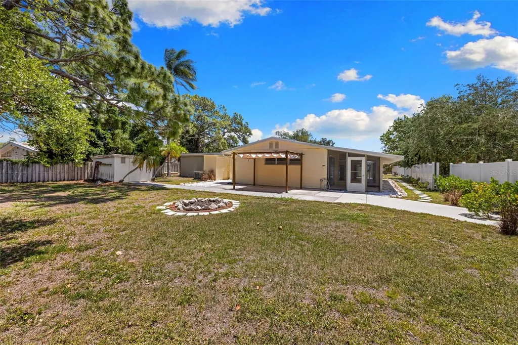 6916 Alderwood Drive Sarasota FL 34243