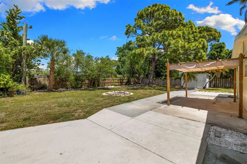 6916 Alderwood Drive Sarasota FL 34243