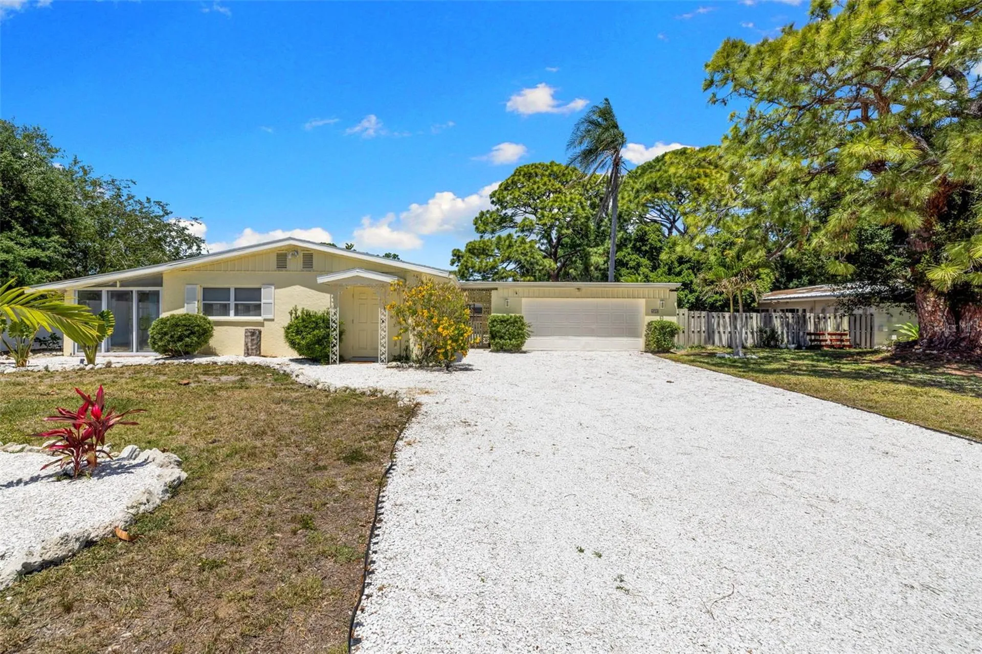 6916 Alderwood Drive Sarasota FL 34243