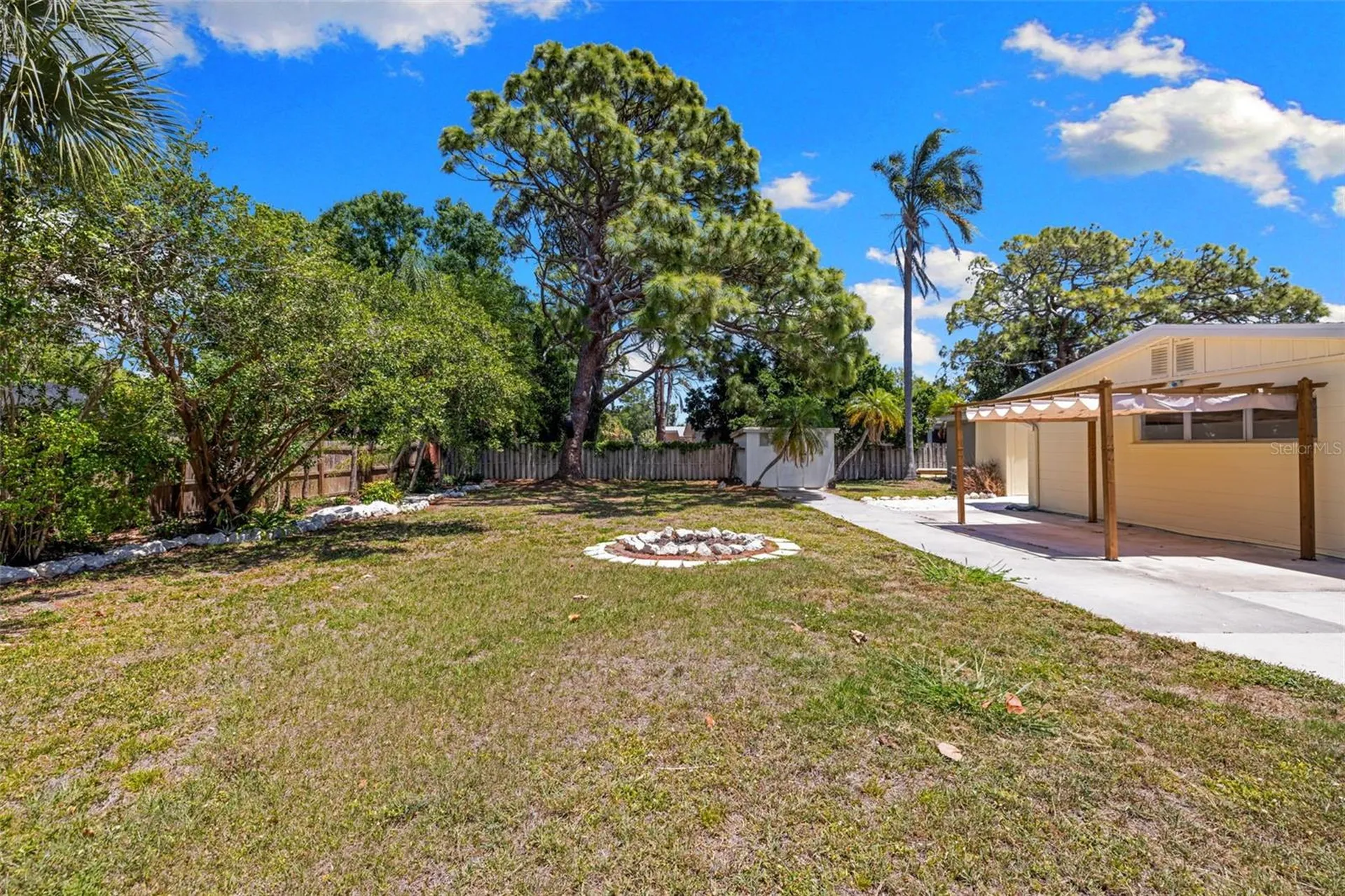 6916 Alderwood Drive Sarasota FL 34243