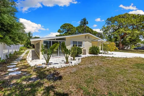 6916 Alderwood Drive Sarasota FL 34243