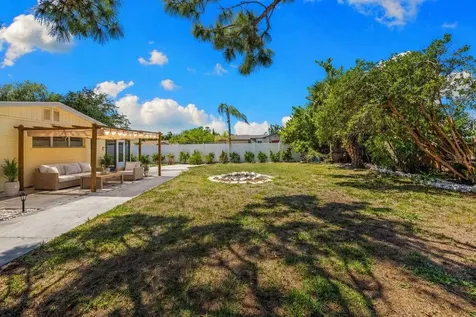 6916 Alderwood Drive Sarasota FL 34243