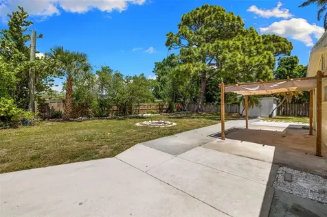 6916 Alderwood Drive Sarasota FL 34243