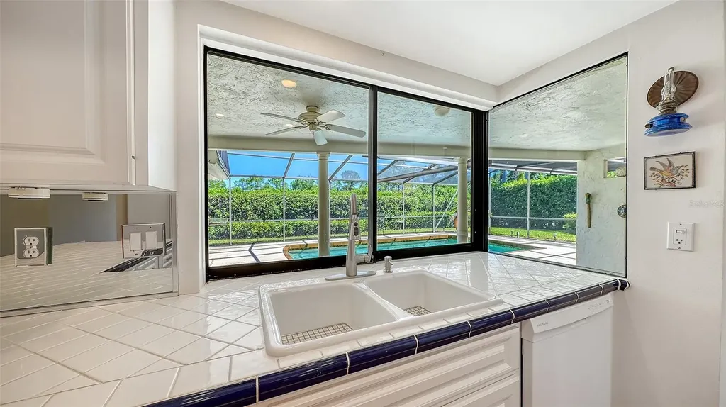 4865 Greywood Lane Sarasota FL 34235
