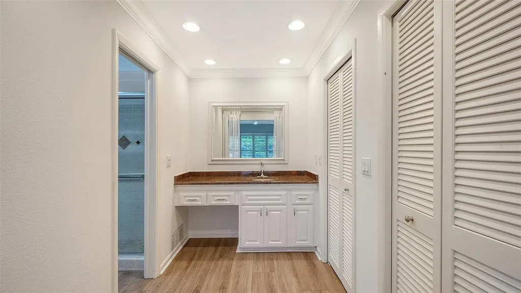 4865 Greywood Lane Sarasota FL 34235