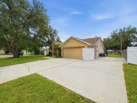 2310 39th Avenue N St Petersburg FL 33714