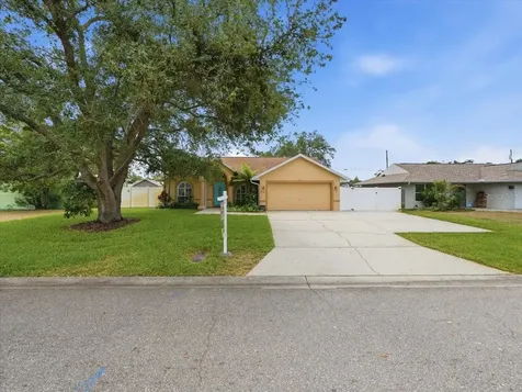 2310 39th Avenue N St Petersburg FL 33714