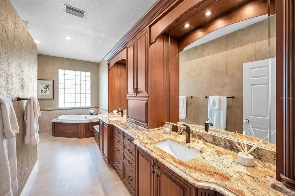 30 Turtle Creek Circle Oldsmar FL 34677