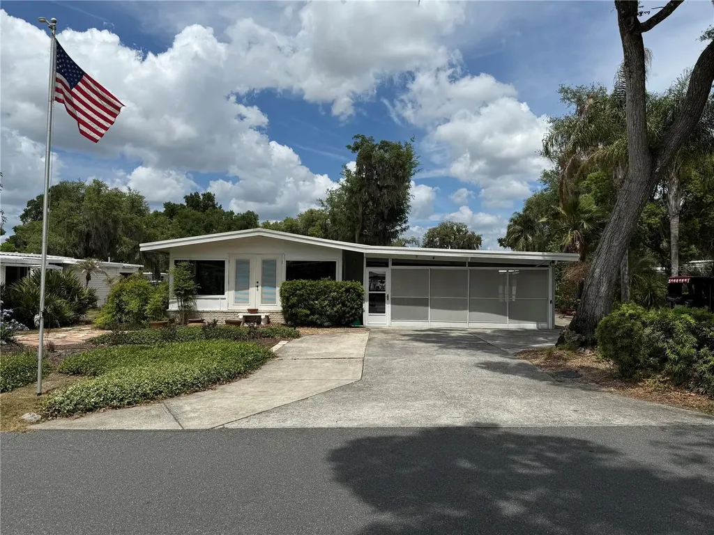 9 S Bobwhite Road Wildwood FL 34785