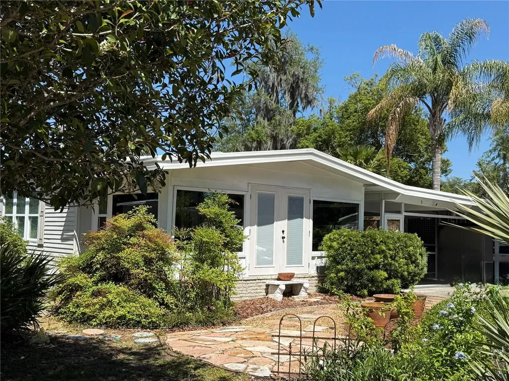 9 S Bobwhite Road Wildwood FL 34785