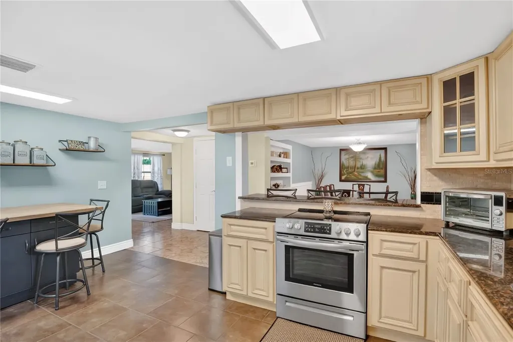 619 Gatlin Avenue Orlando FL 32806