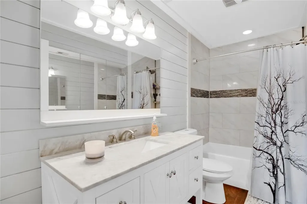 619 Gatlin Avenue Orlando FL 32806