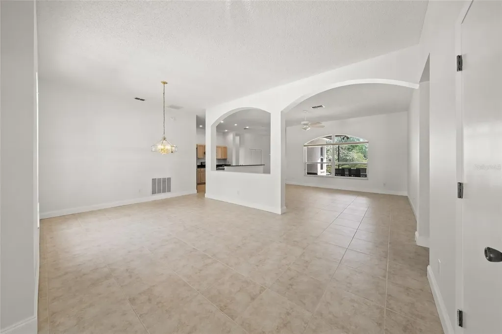 111 41st Street NE Bradenton FL 34208