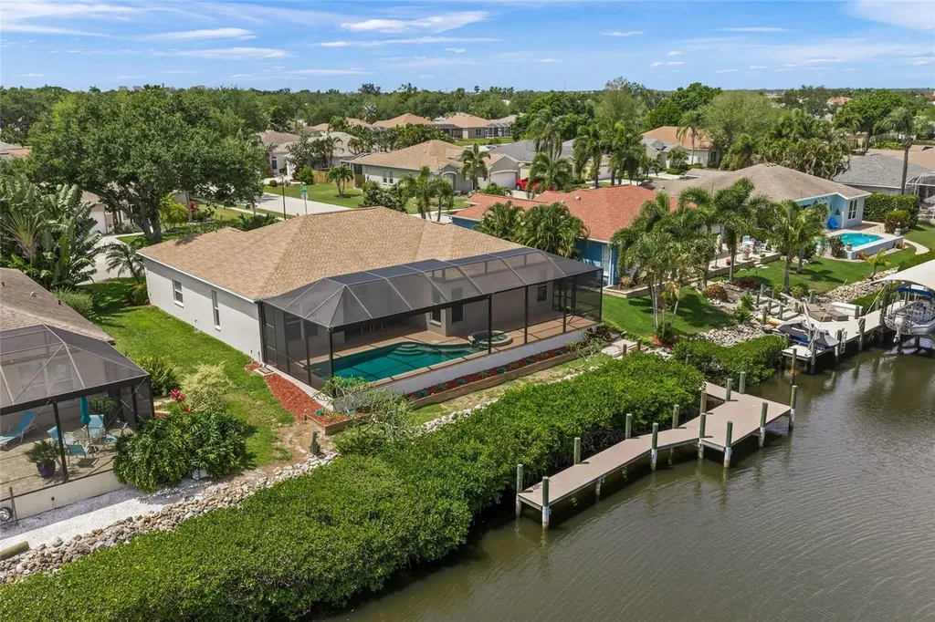 111 41st Street NE Bradenton FL 34208