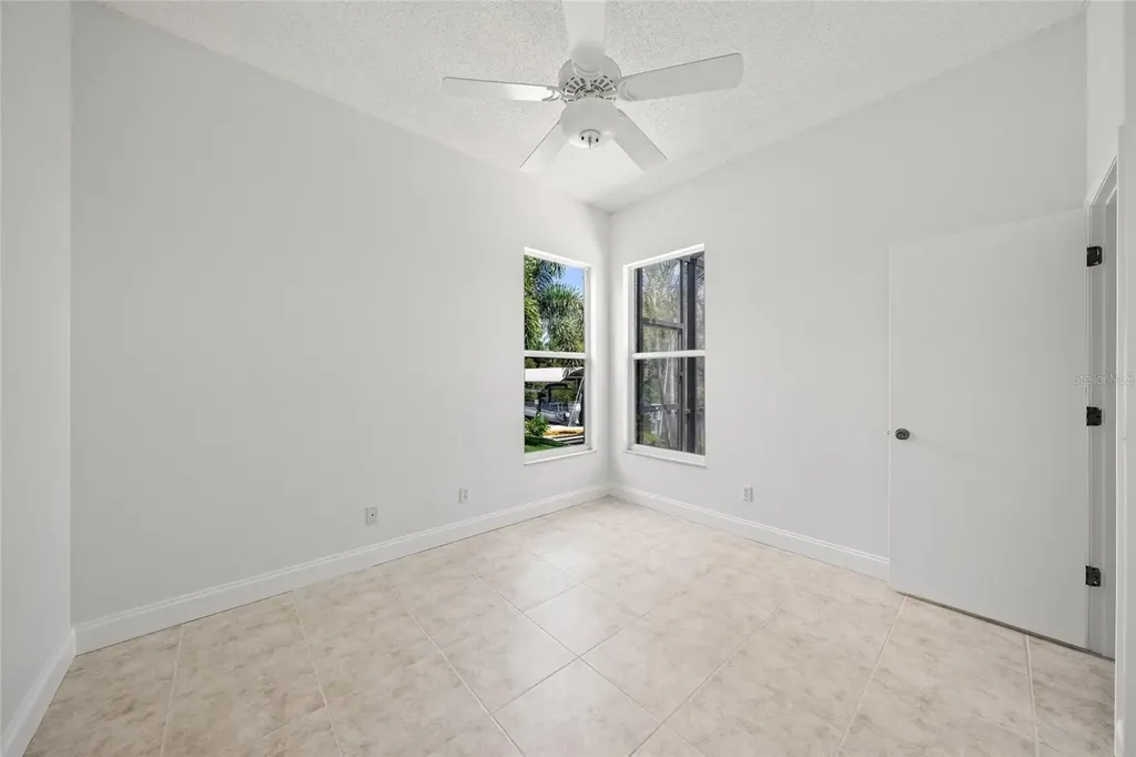 111 41st Street NE Bradenton FL 34208