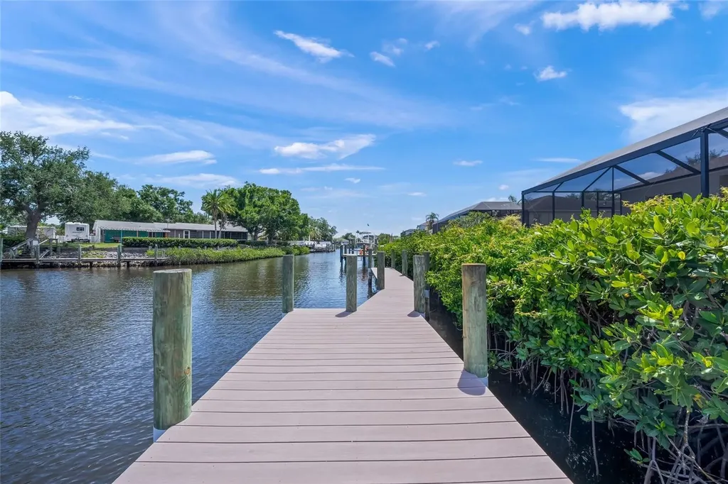 111 41st Street NE Bradenton FL 34208