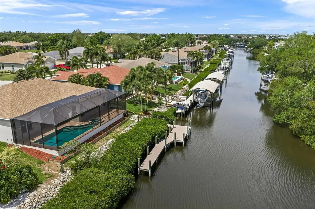 111 41st Street NE Bradenton FL 34208