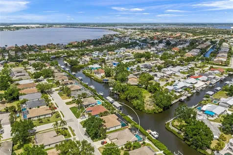 111 41st Street NE Bradenton FL 34208