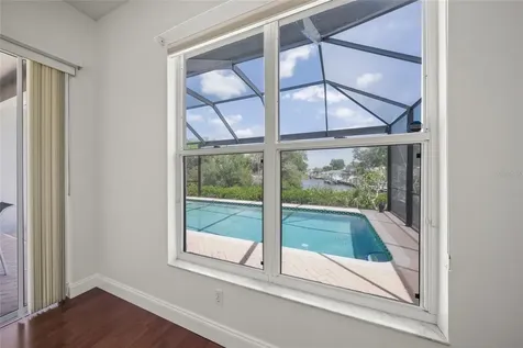 111 41st Street NE Bradenton FL 34208