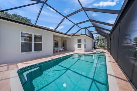 111 41st Street NE Bradenton FL 34208