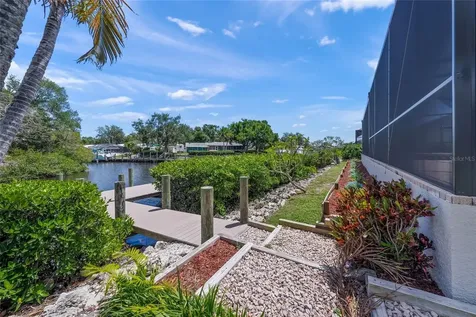111 41st Street NE Bradenton FL 34208