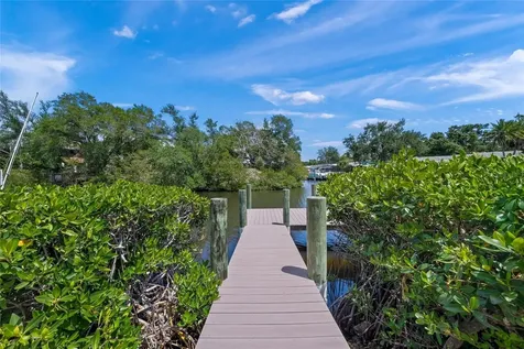 111 41st Street NE Bradenton FL 34208