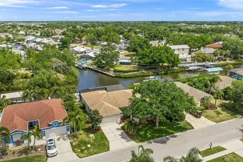 111 41st Street NE Bradenton FL 34208