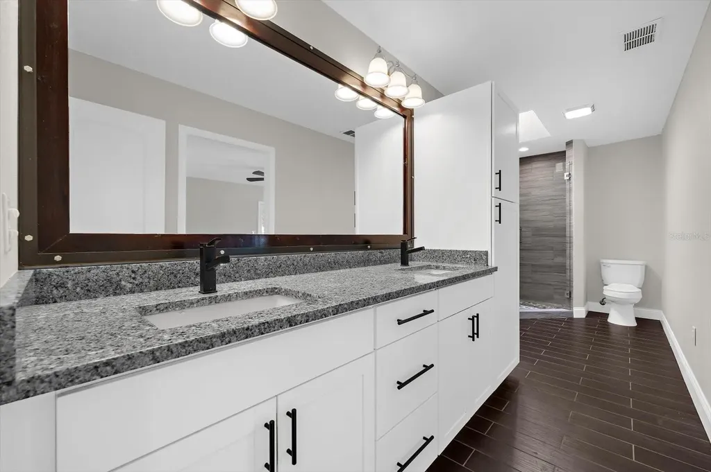 1821 Racimo Drive Sarasota FL 34240