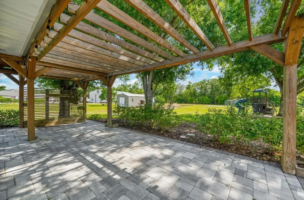 1821 Racimo Drive Sarasota FL 34240