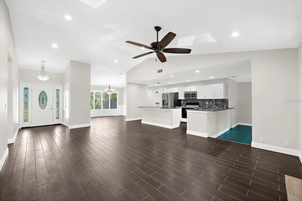 1821 Racimo Drive Sarasota FL 34240