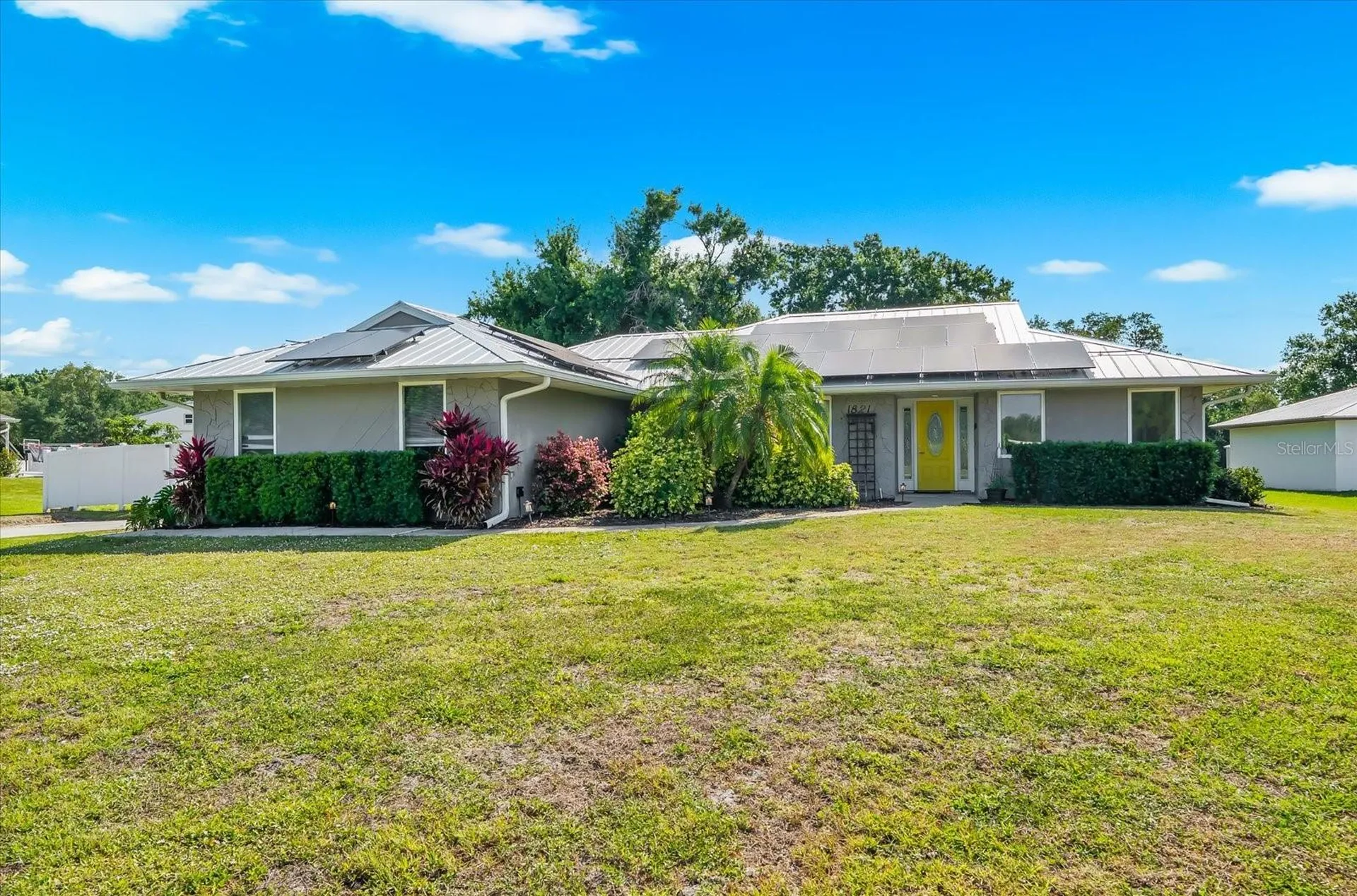 1821 Racimo Drive Sarasota FL 34240