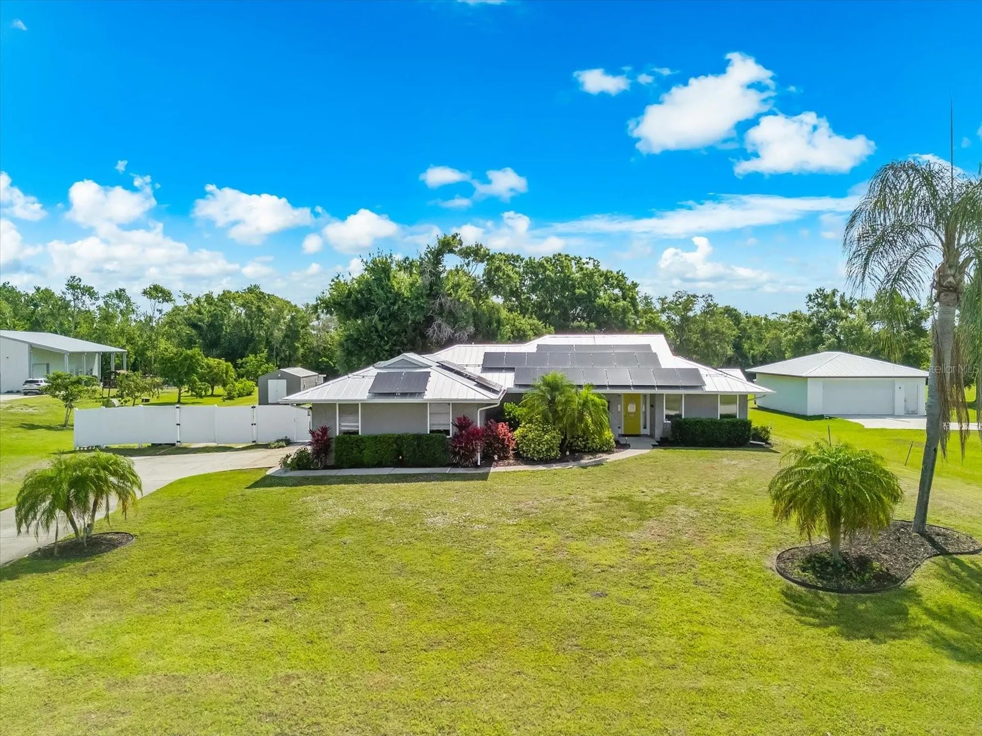 1821 Racimo Drive Sarasota FL 34240