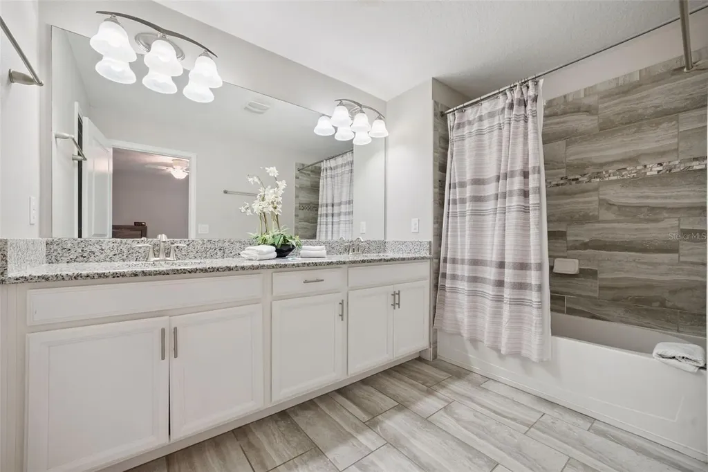 1610 Moon Valley Drive Davenport FL 33896