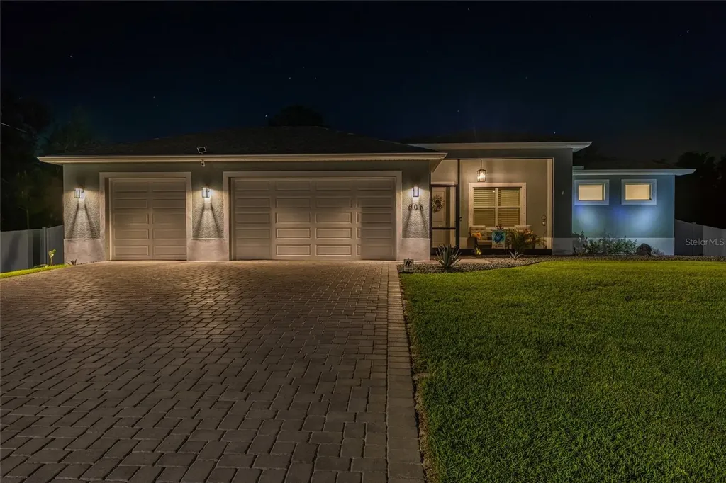 908 Hibiscus Avenue Lehigh Acres FL 33972