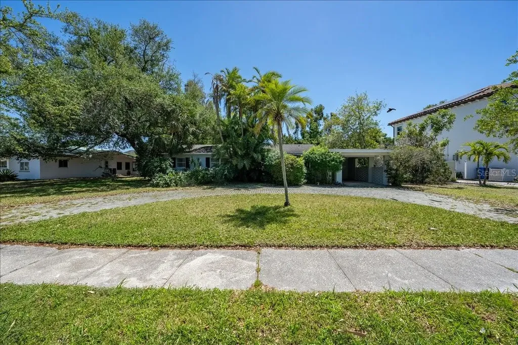459 Bayview Drive NE St Petersburg FL 33704