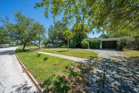 459 Bayview Drive NE St Petersburg FL 33704