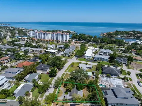 459 Bayview Drive NE St Petersburg FL 33704