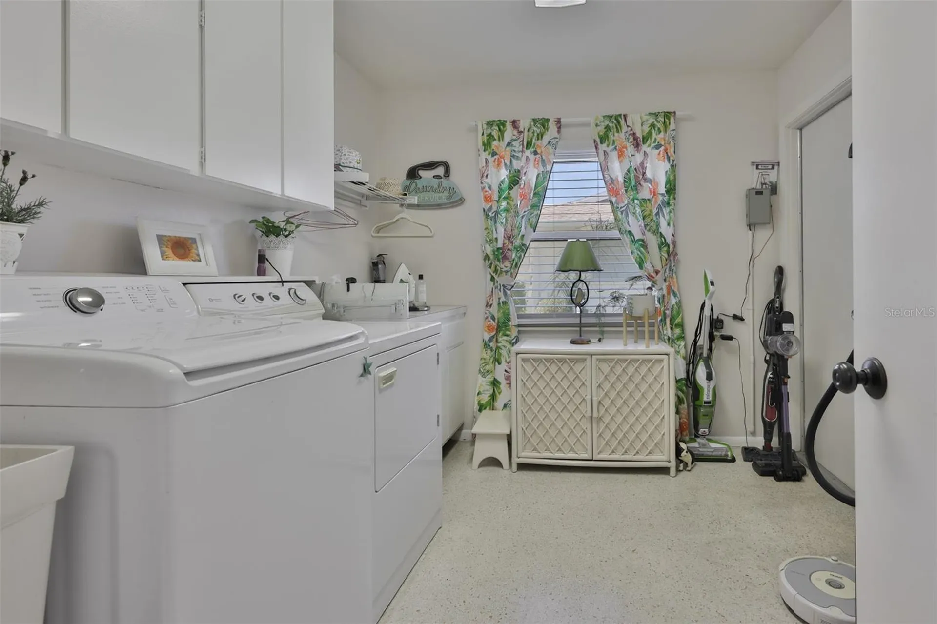 1704 Danbury Drive Sun City Center FL 33573