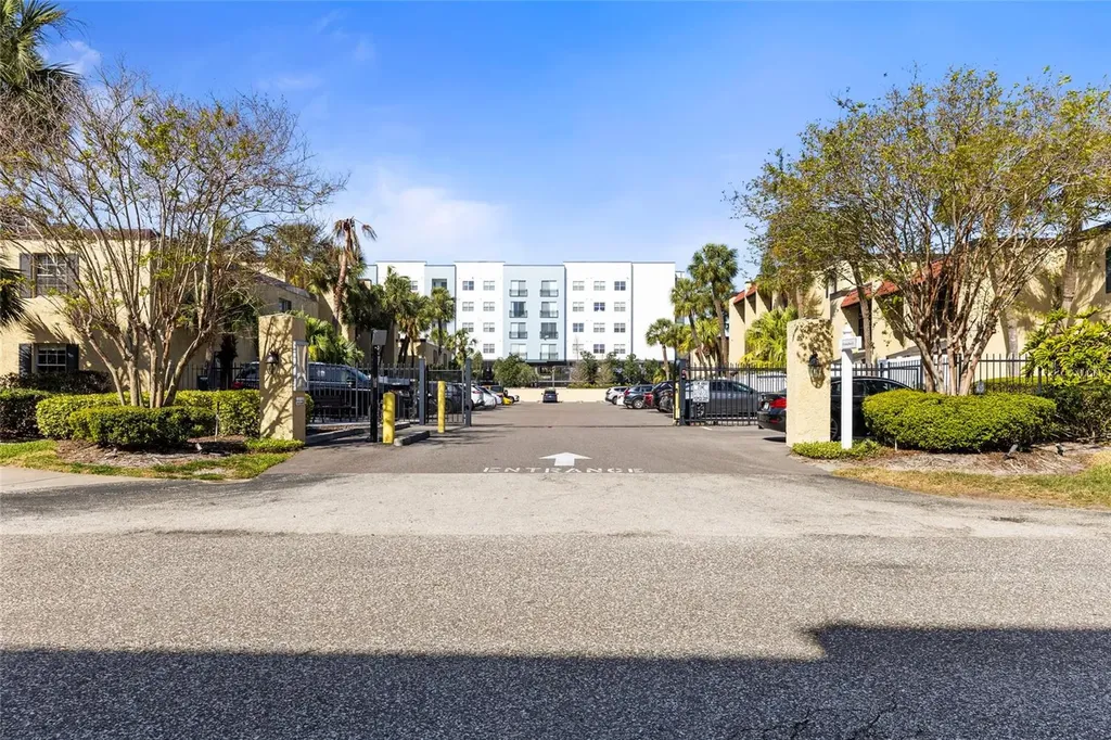 5304 W Kennedy Boulevard Tampa FL 33609