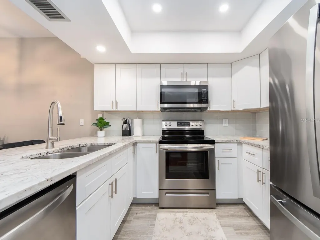 320 Island Way Clearwater Beach FL 33767