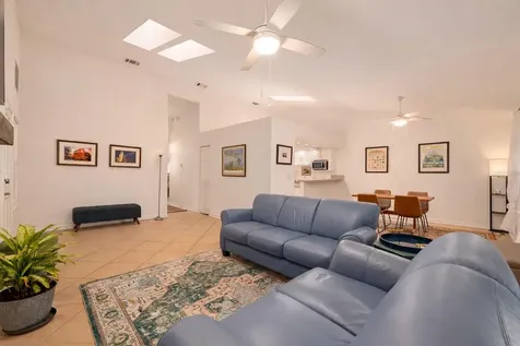 3953 NW 7th Place Gainesville FL 32607