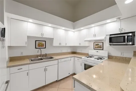 3953 NW 7th Place Gainesville FL 32607