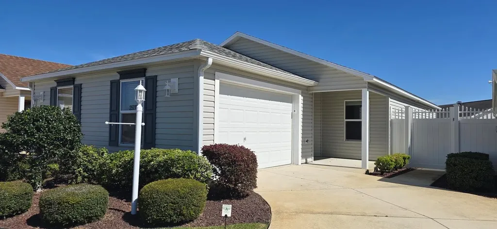 2577 Lindewood Street The Villages FL 32163