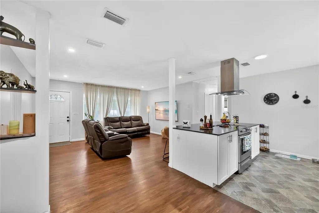 2010 Lee Drive Valrico FL 33594