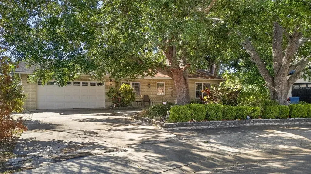 8404 Sandstone Court Tampa FL 33615