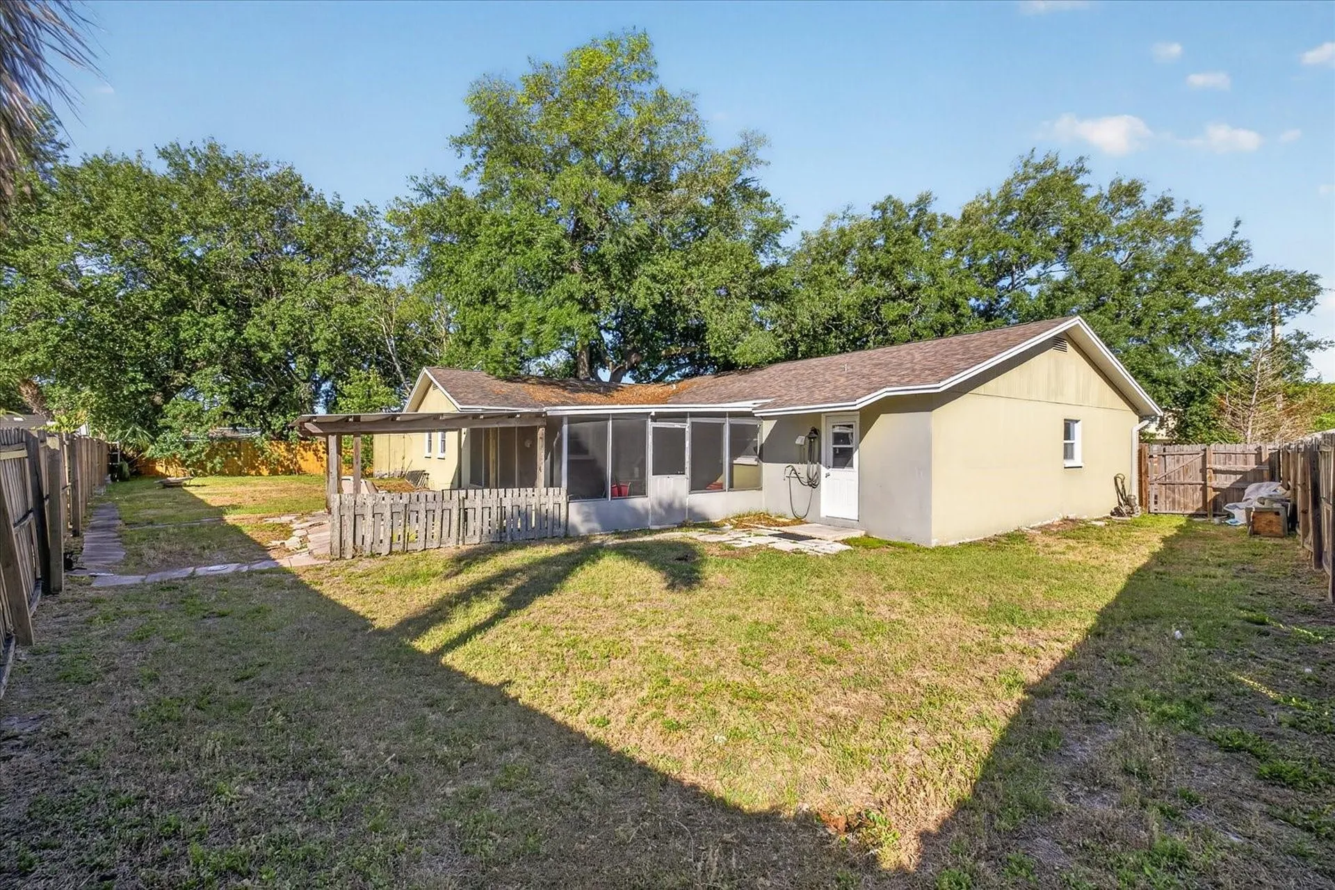 8404 Sandstone Court Tampa FL 33615