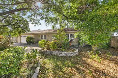 8404 Sandstone Court Tampa FL 33615