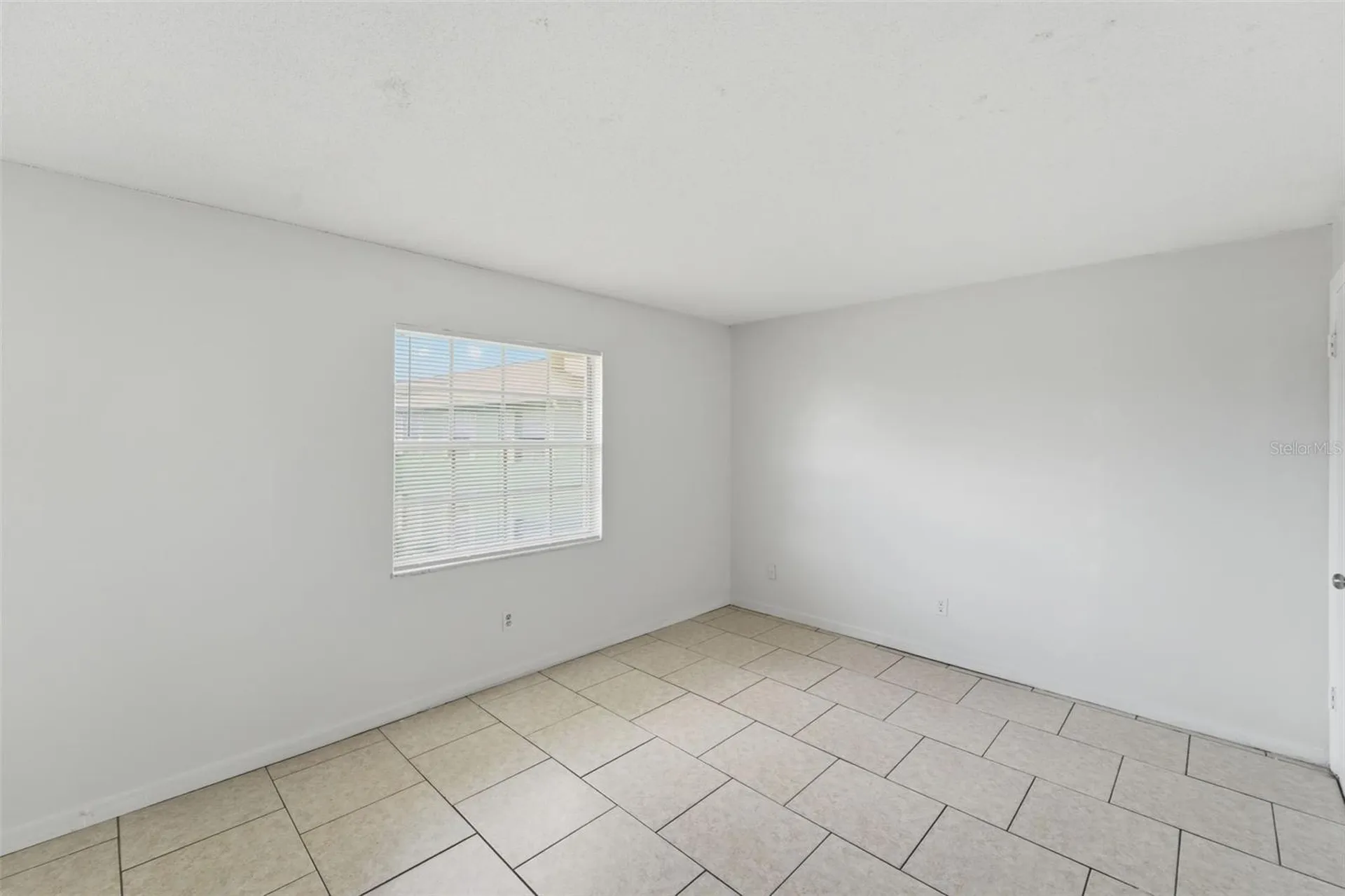 1655 W Oak Ridge Road Orlando FL 32809