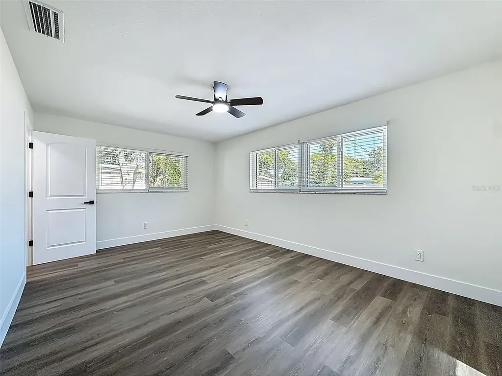 2463 68th Avenue S St Petersburg FL 33712