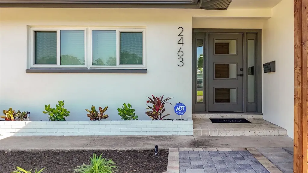 2463 68th Avenue S St Petersburg FL 33712